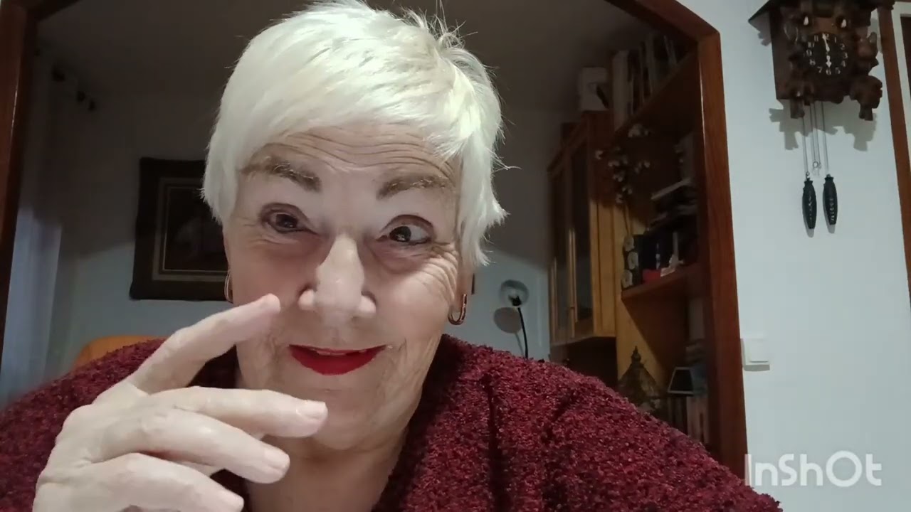 Sofá +tele+picoteo.Gasto de dinero y malo para el cuerpo