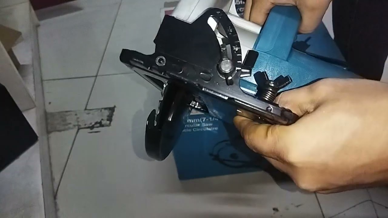 MAKITA 5806B CIRCULAR SAW 7"