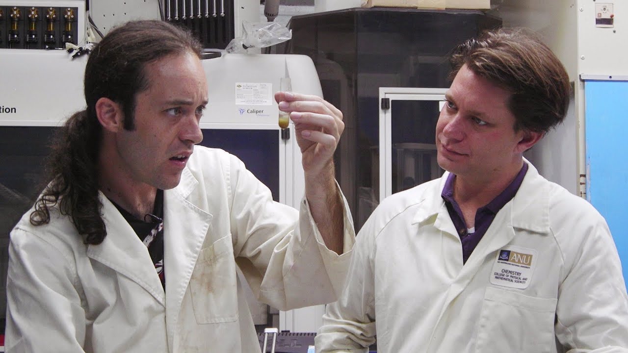 Learn to Be a Bio-Hacker at This Do-It-Yourself Lab