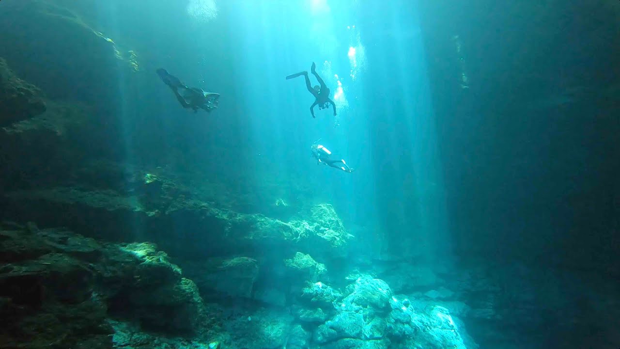 AventuraXtremaTV Buceo en el cenote The Pit en México.