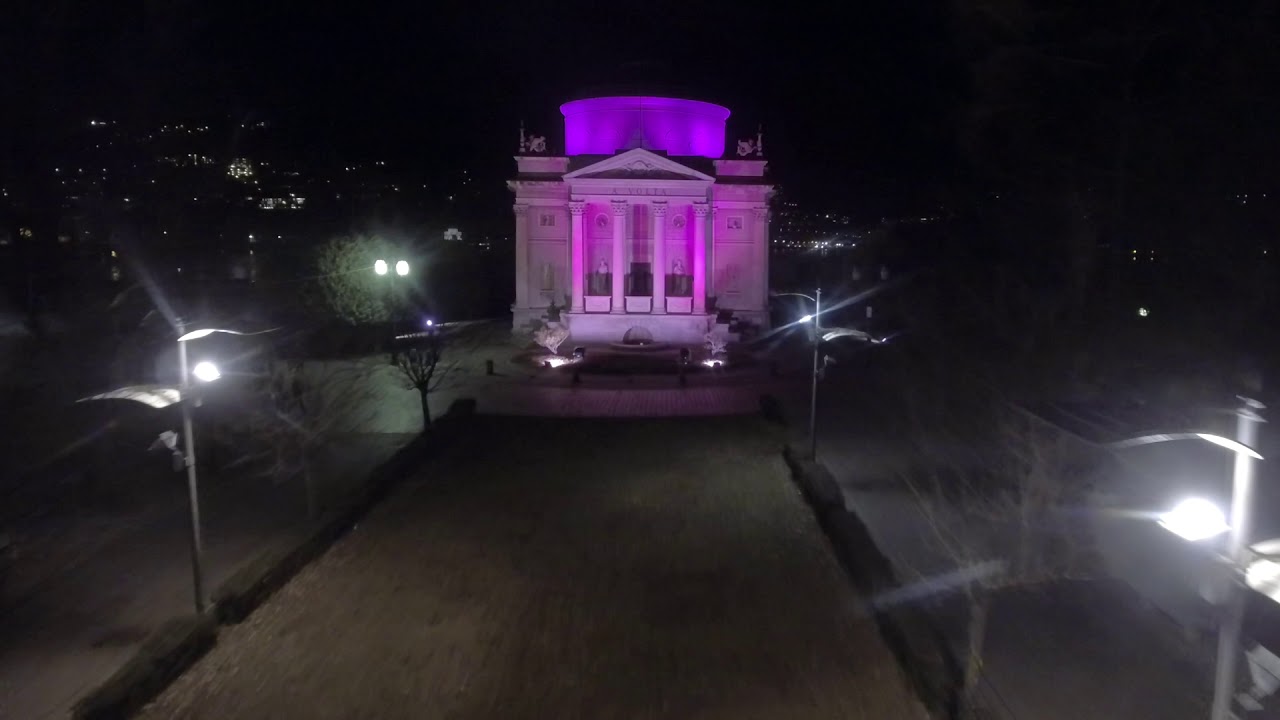 L'Italia in Rosa - Como illumina il Tempio Voltiano