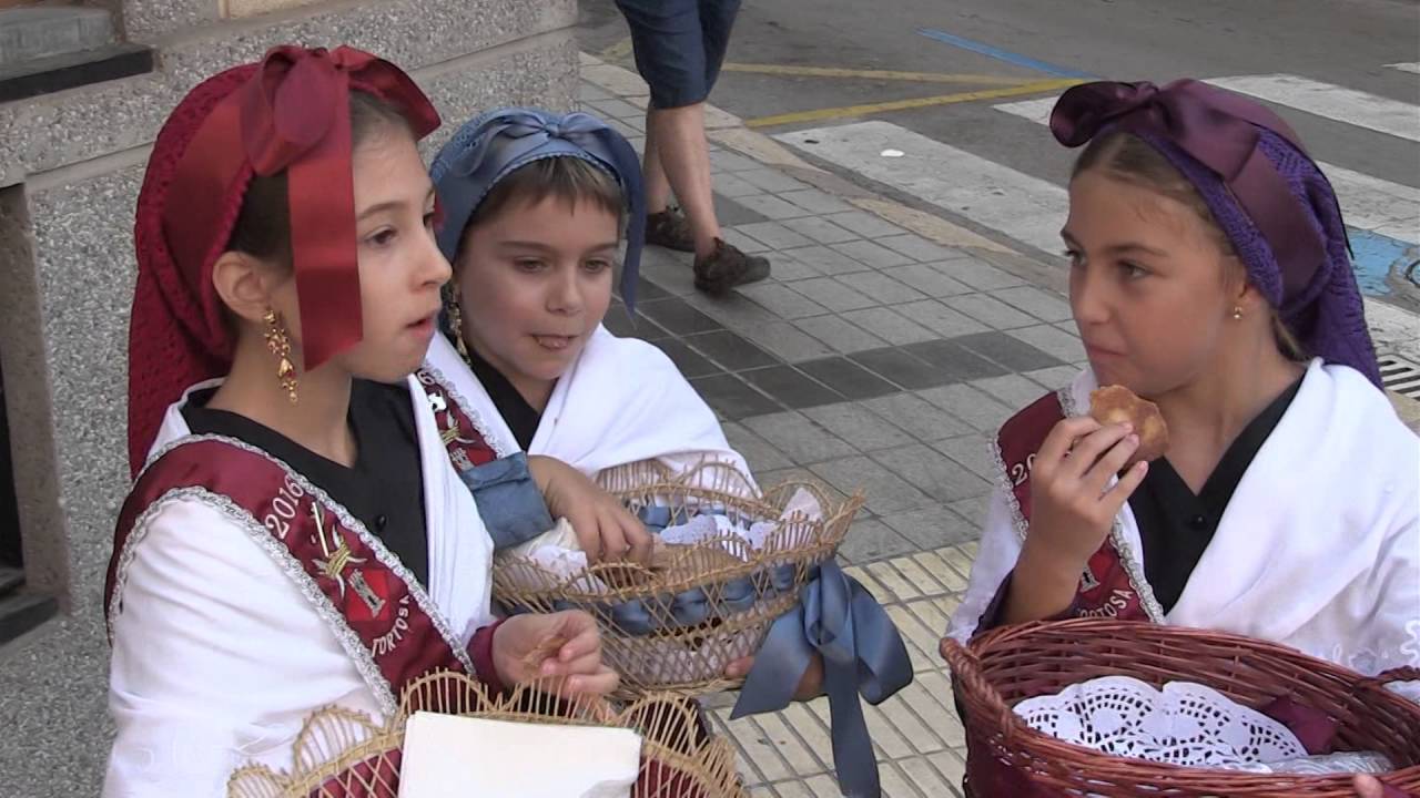 Anem de Festa: Repartiment de Panoli de Tortosa