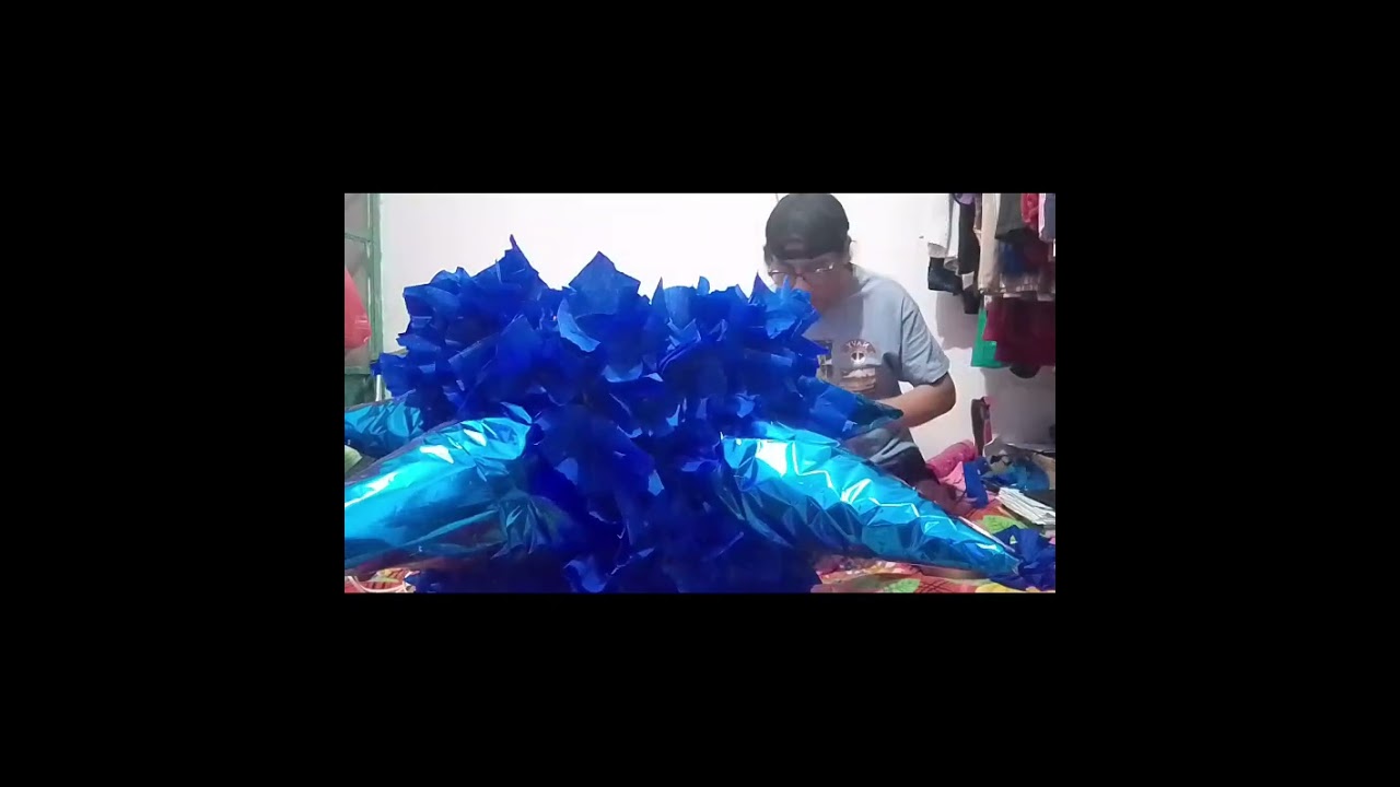 Decorando una Piñata Navideña Azul con Colitas Blancas #Navidad única 