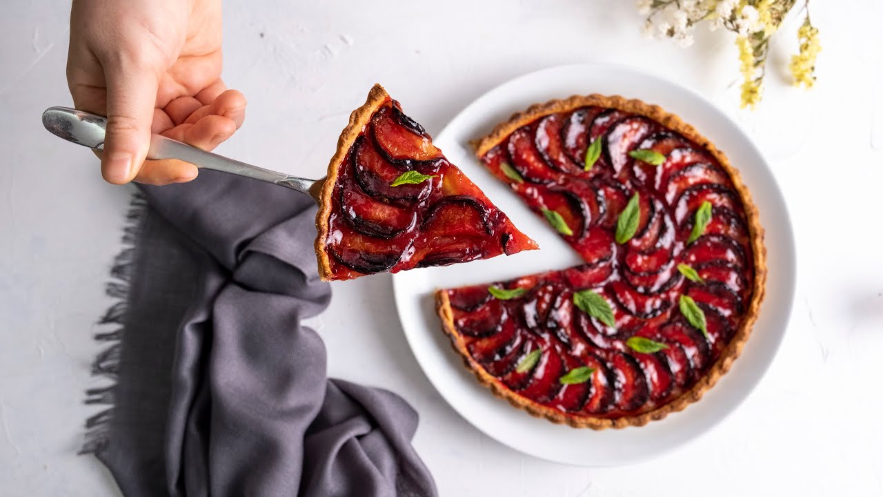 KIRMIZI ERİKLİ TART