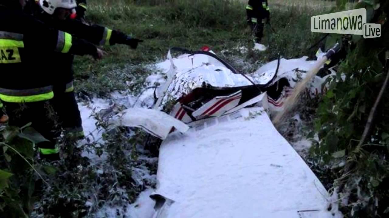 LimanowaLive.pl: Katastrofa  na festynie lotniczym w Łososinie Dolnej