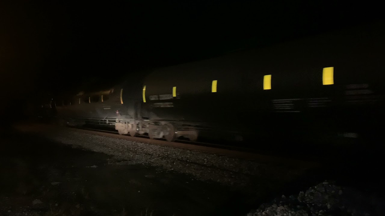 Q694 on the big sandy subdivision Wagner/Harold 10/10/21 with CSXT 9040 C40-9W LEADING!!!