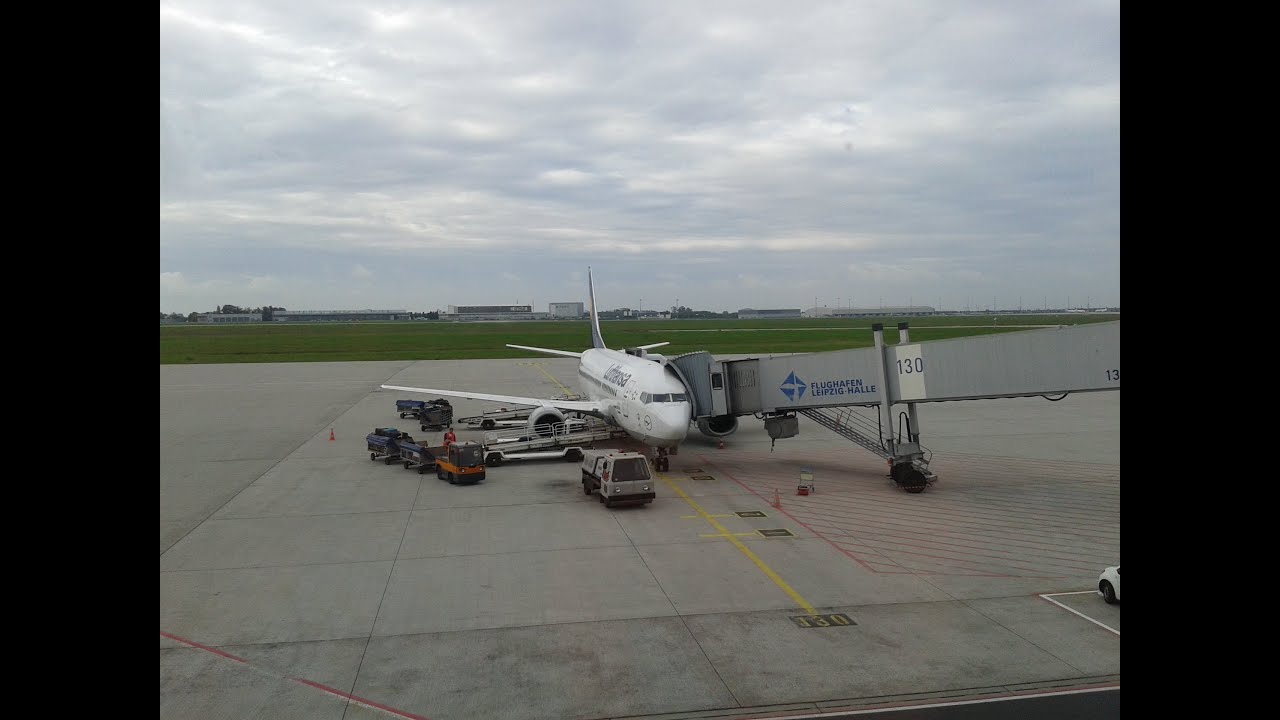 Start Flughafen Leipzig/Halle mit Lufthansa Airbus A 320 inside view
