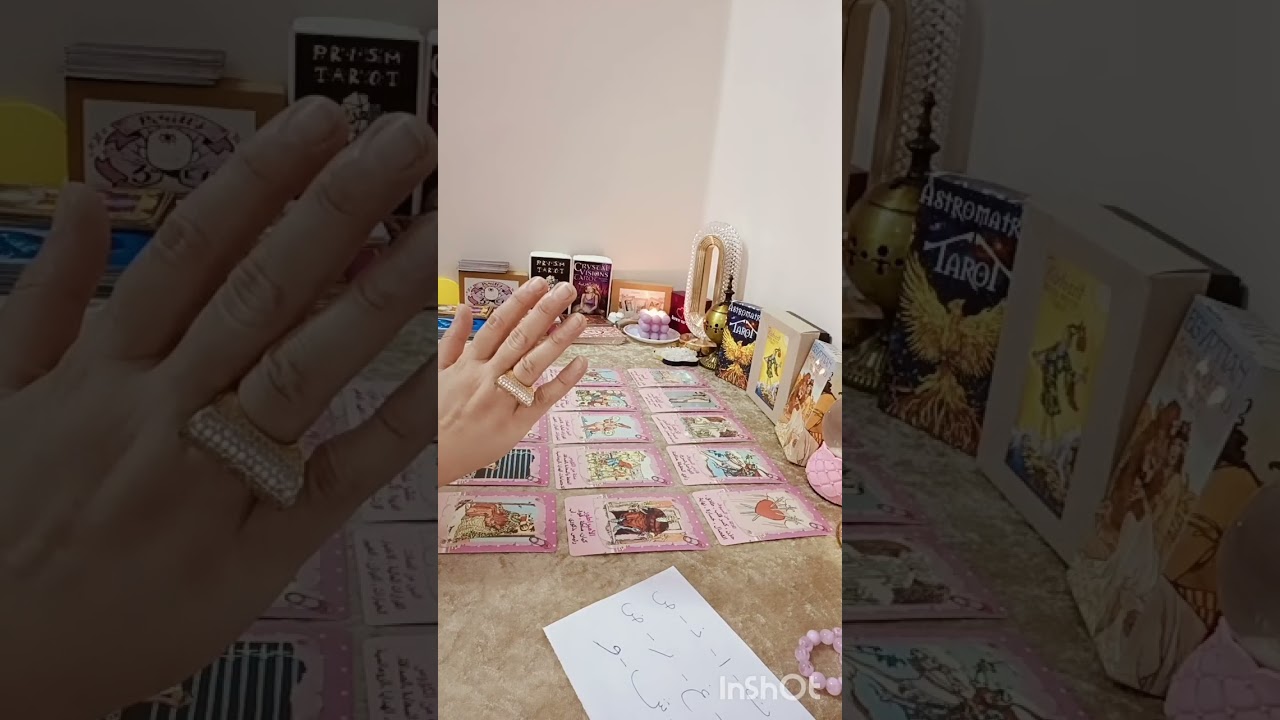 بيعاند نفسه💫 بيمثل القوة 🫣يموت فى بعدك😭 هينجنن عليك💋 معترف بأحطائه بس مغرووووور🤨
