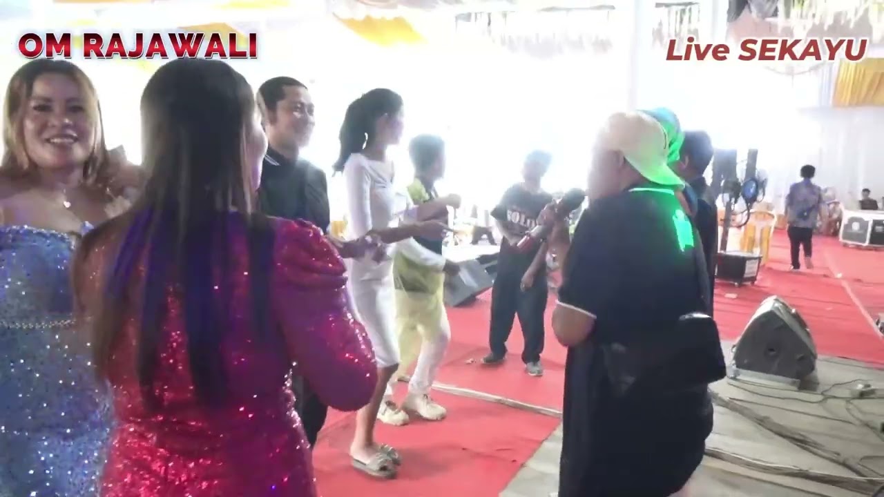 SAHABAT PANGUNG RAJAWALI BOSS ALEX KEBAN 1 Cinta Merah Jambu