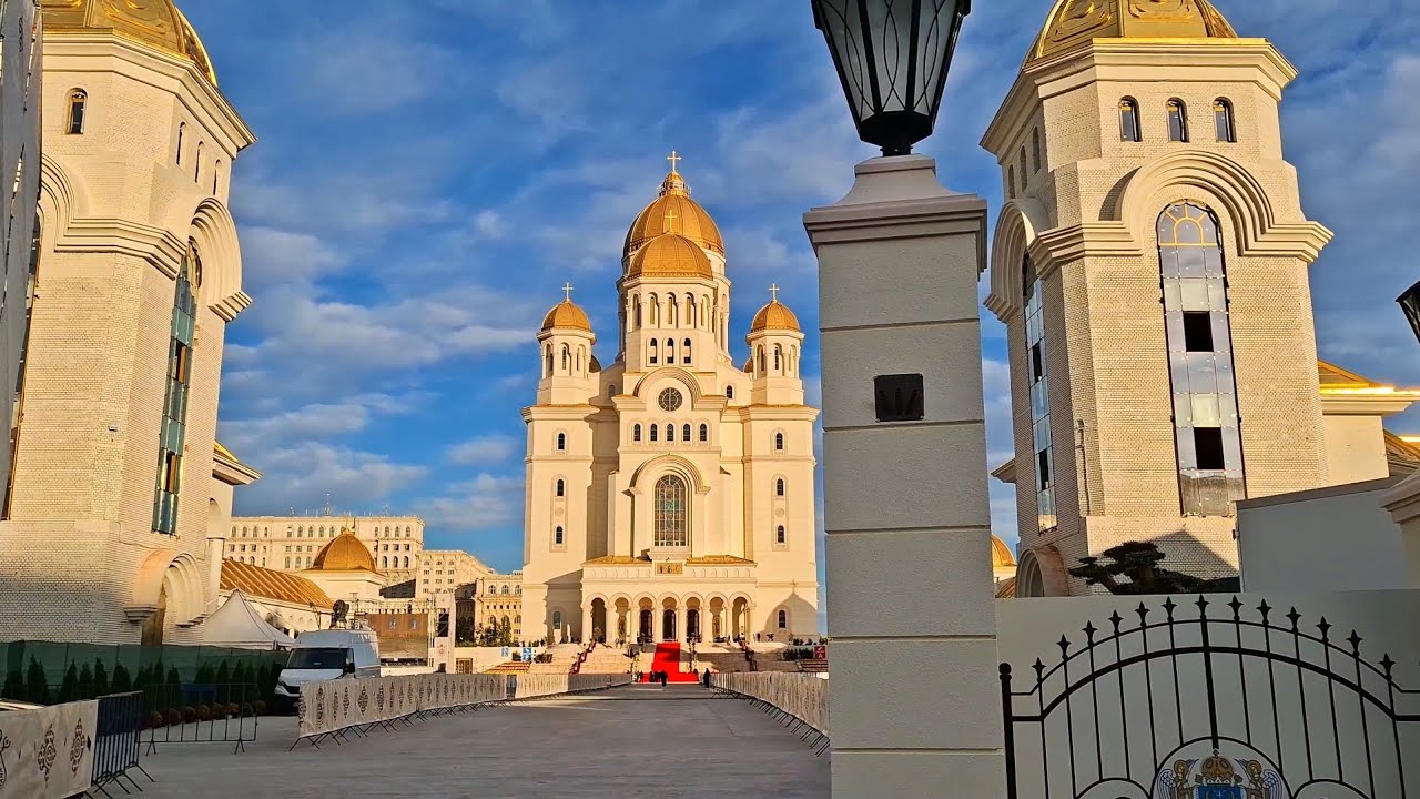 Catedrala M&acirc;ntuirii Neamului, Palatul Parlamentului și Parcul Izvor