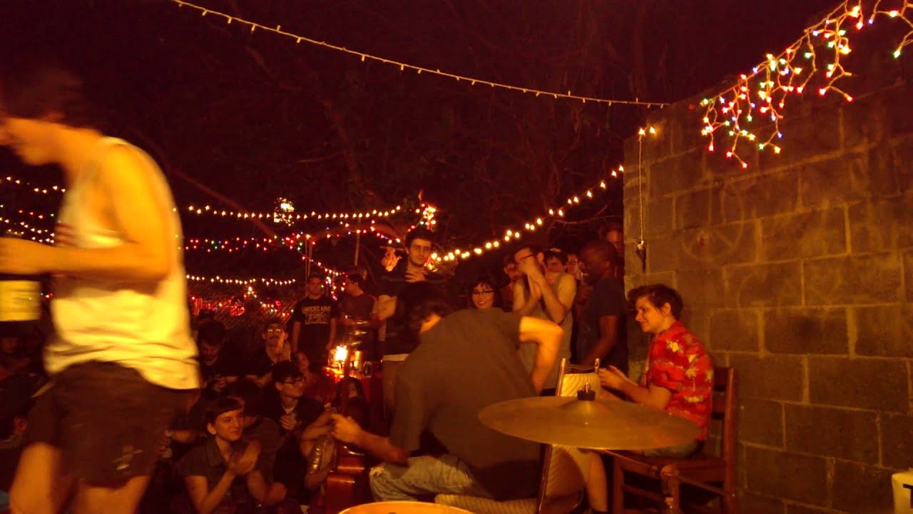 Alex G acoustic set