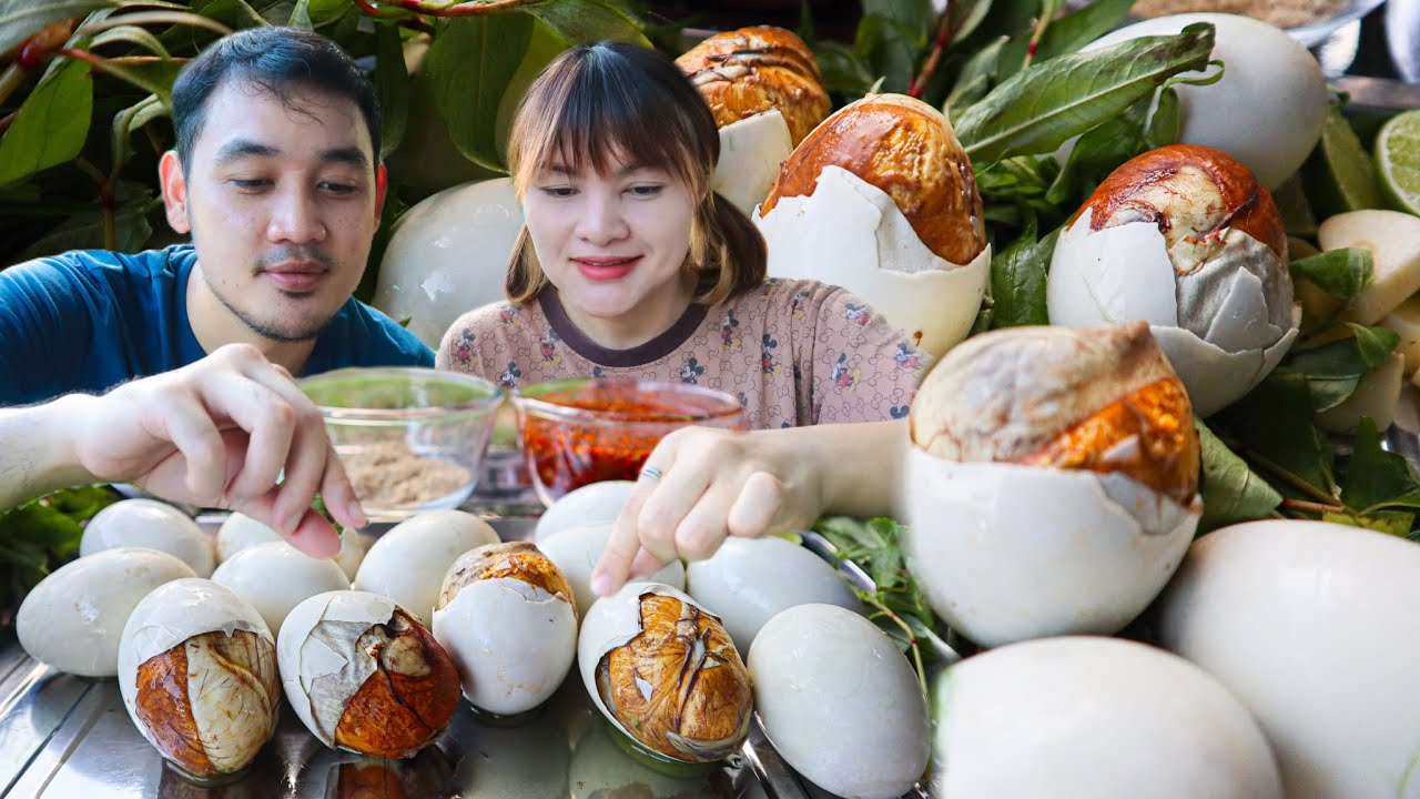 กินไข่เป็ดลูก ไข่ฮ้างฮัง อาหารขึ้นชื่อเวียดนาม จิ้มพริกเกลือ น้ำจิ้มข่า แกล้มผักแพว | ตั้มมี่Channel