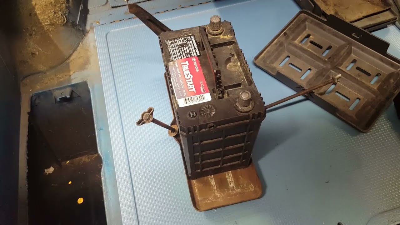 Corvair Lakewood Episode 13: Battery, exterior and interior odds and ends.