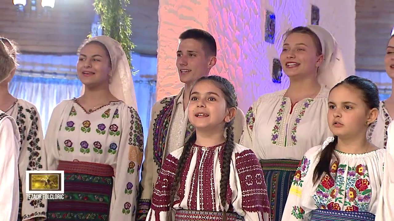 Emilia Drăgătoiu Nanu şi  Ansamblul „Privighetorile Gorjului” la Tezaur folcloric (@TVR1)