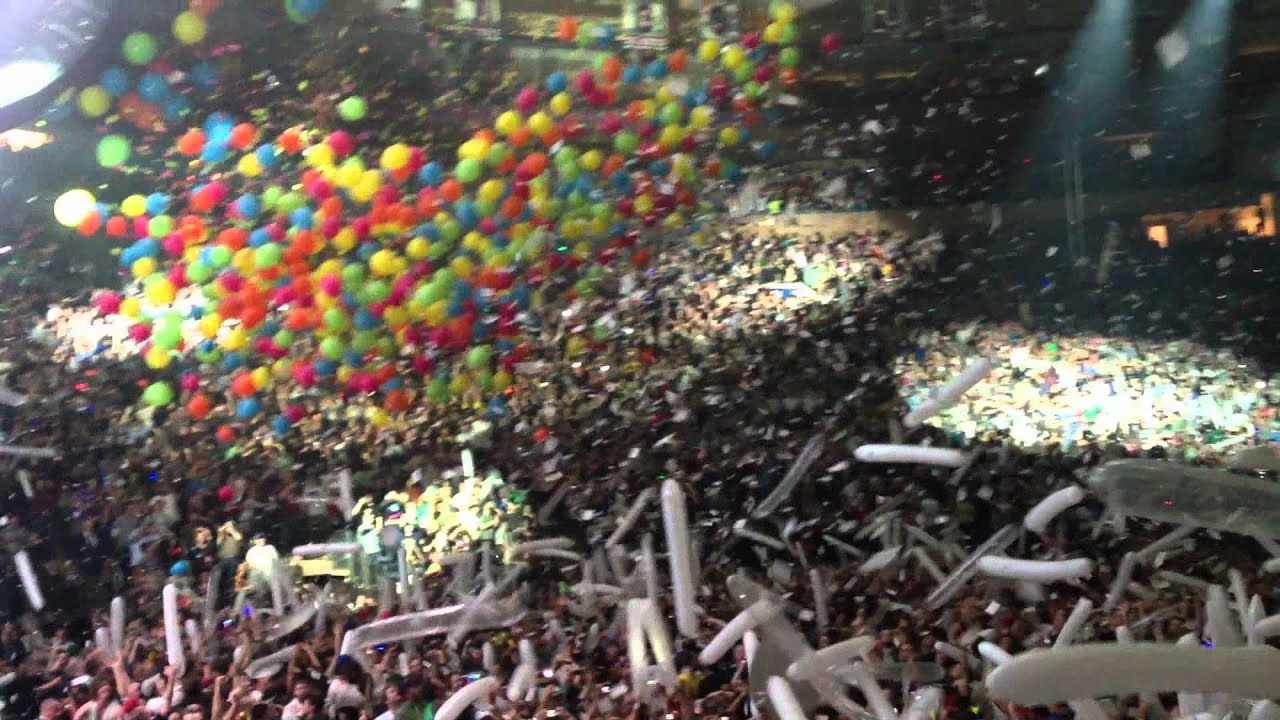 Phish - NYE Countdown/Balloon Drop - 12/31/2011 - 1/1/2012 Madison Square Garden - NYC
