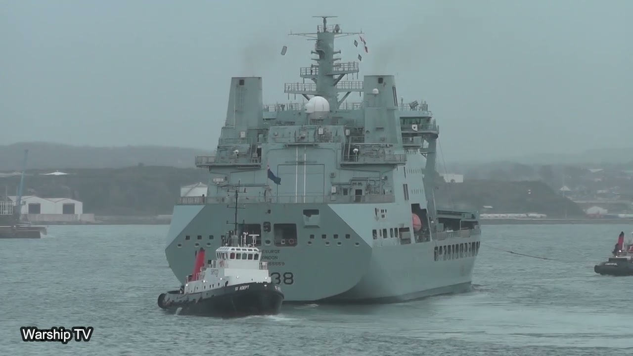 RFA TIDESURGE A138 LEAVES DEVONPORT NAVAL BASE AT DEVILS POINT 4th January 2023