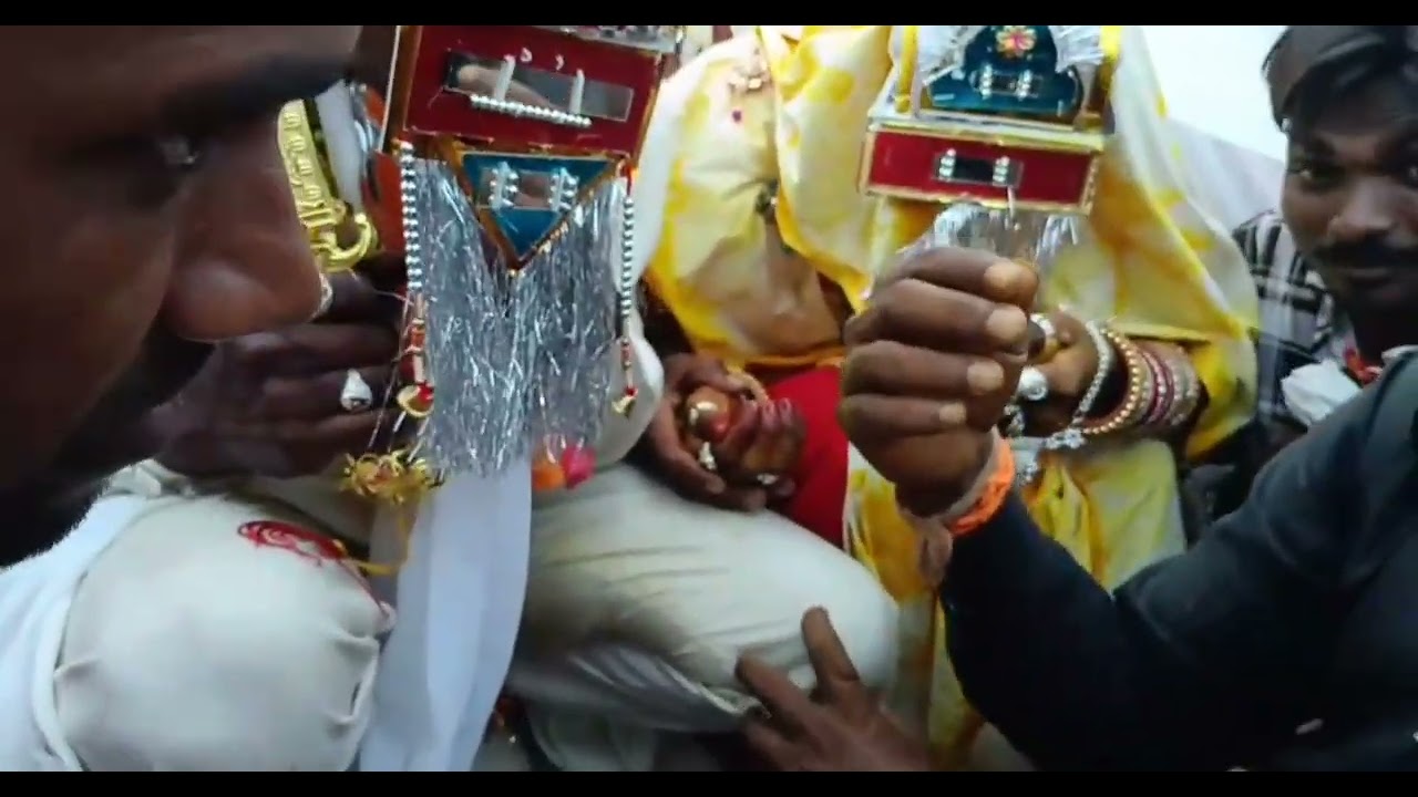 दूल्हा दुल्हन की लड़ाई 😲 वो भी सादी में #video🤜🤛 #funny #vlog #सादी #आदिवासी 