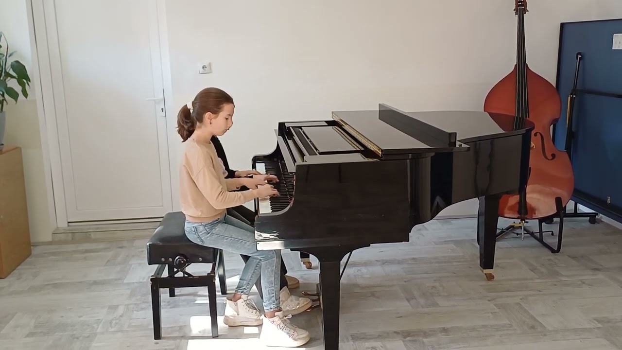 Twin sister Ristić-W.A.Mocart- Iz Simfonije u ge-molu