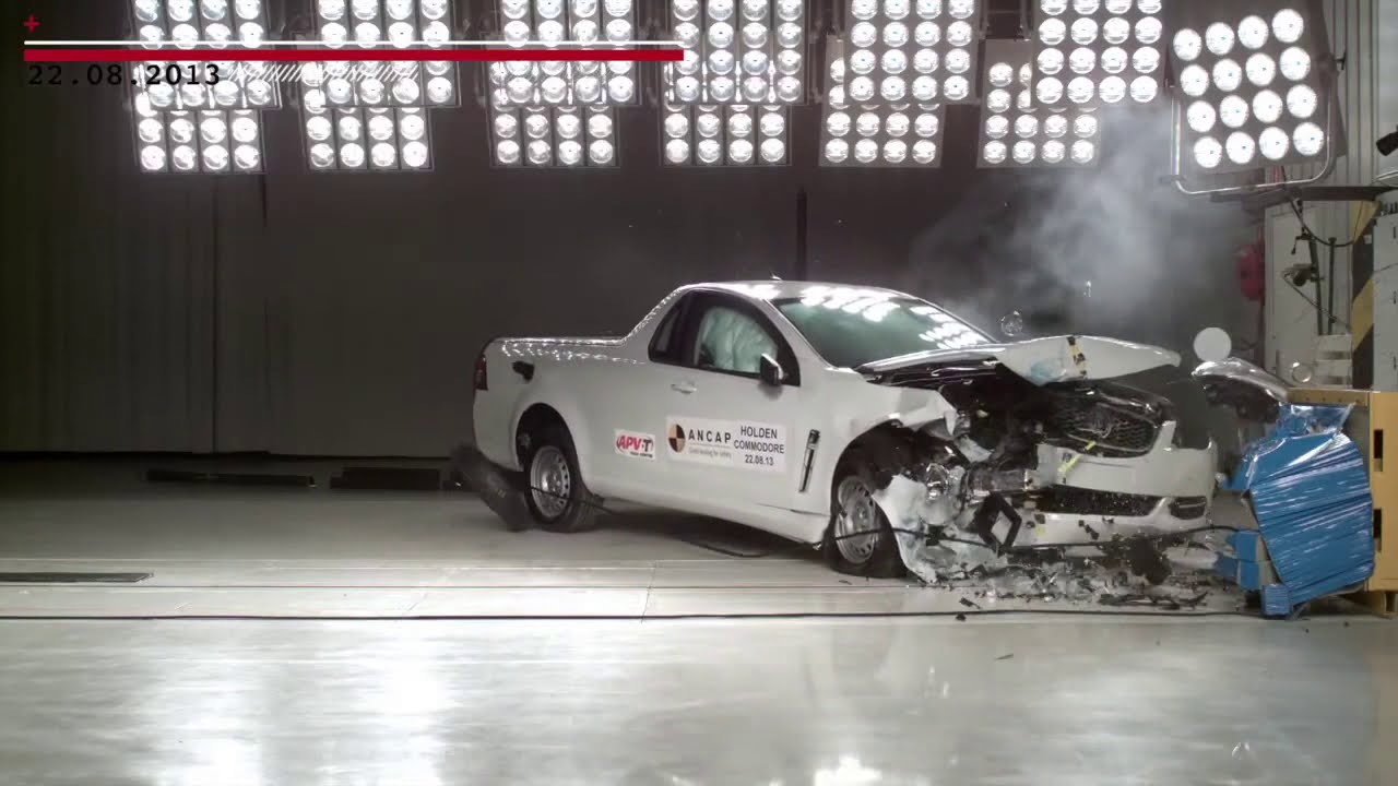 Holden Commodore VF crash tests at APV-T for ANCAP (2013)