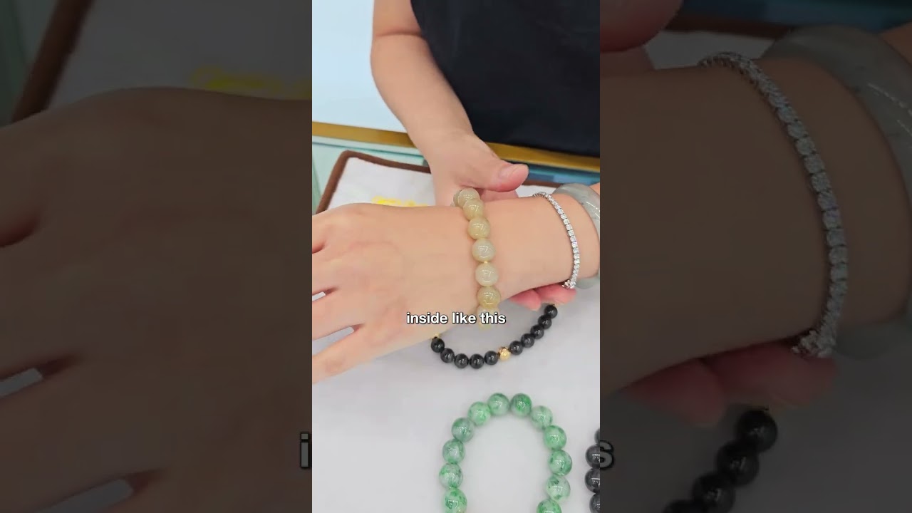 What's better to gift? Jadeite jade bracelets or bangles? 🤔 H&F Q&A