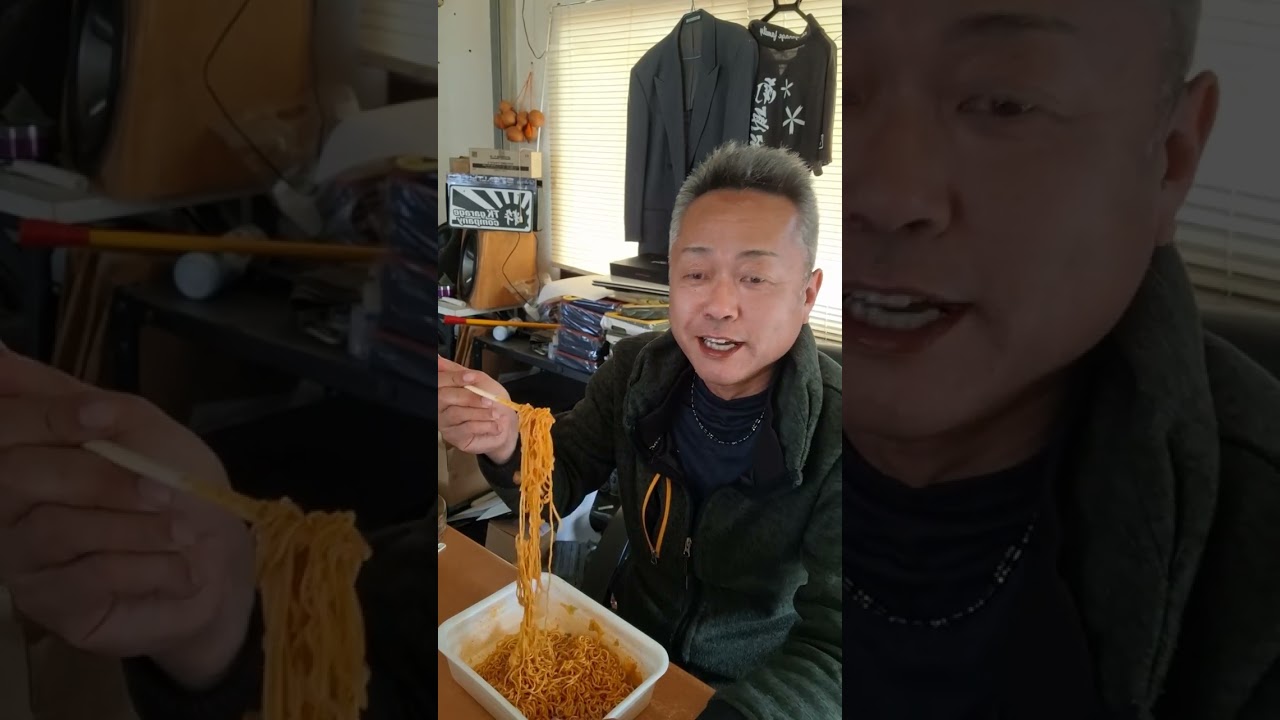 ローソンで今販売されてるペヤング激辛焼きそば50%増量を食していきます～🙌