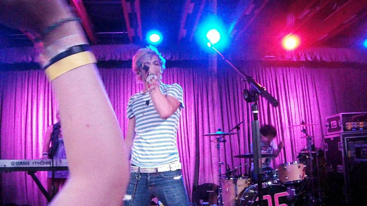 R5 - A Billion Hits