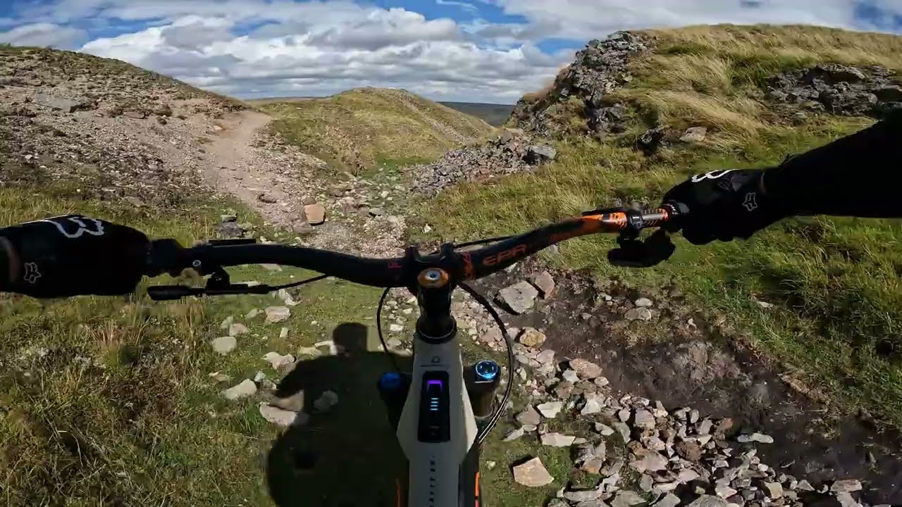 Yorkshire - EMTB - Reeth, Great Pinseat, Calver Hill, Harkerside - 10-08-2024 - Mondraker Crafty RR