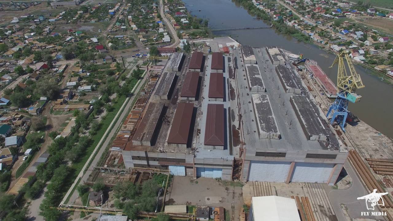 Икрянинский район поселок Красные Баррикады. Квадрокоптер DJI Phantom 3 Professional.
