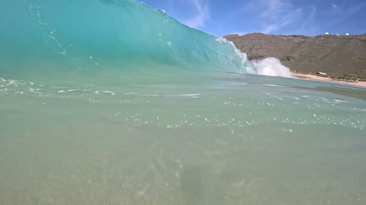 Bodyboard surfing 