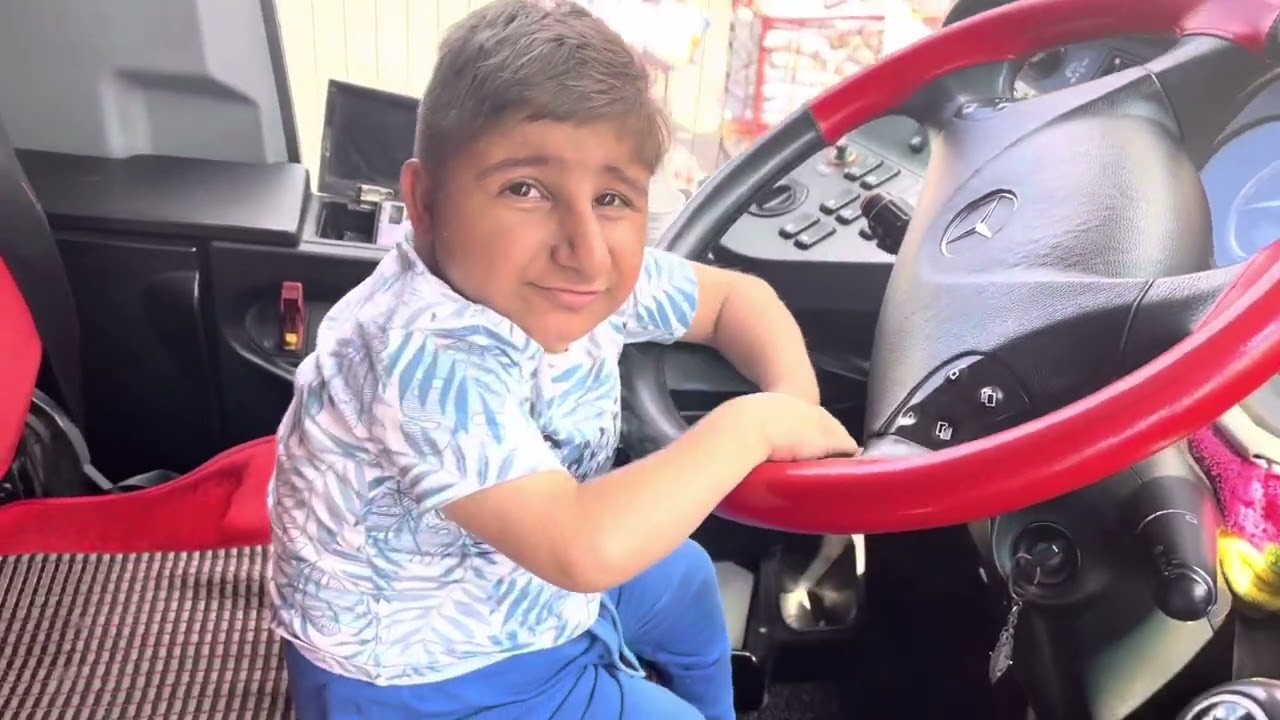 BURAK REİS 24 SAAT OTOBÜS YOLCULUĞU YAPIYOR (MUAVİN OLDU !😀)