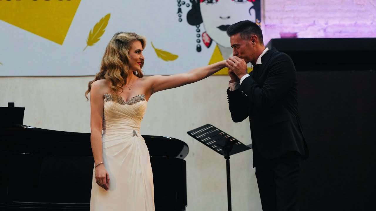 “Solamente una vez” - Sofía Esparza, José Luis Sola