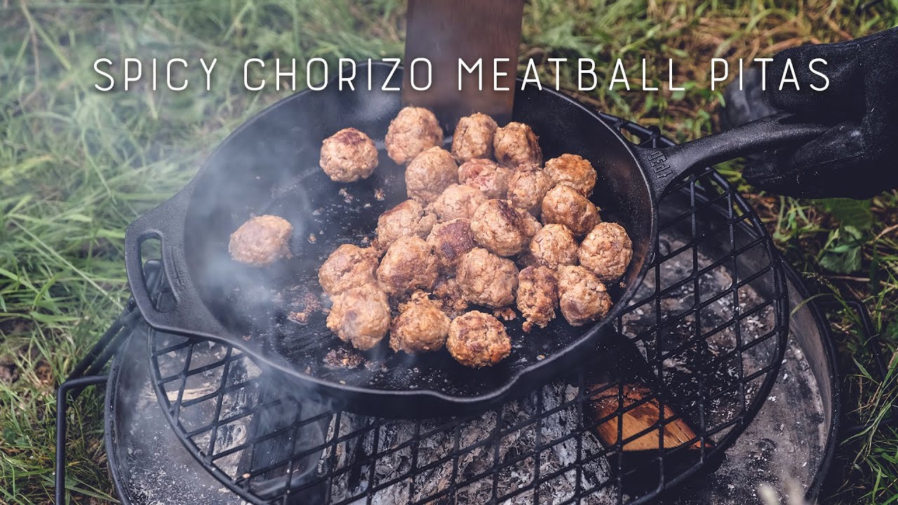 Chorizo Meatball Pitas with Habanero hot sauce | Raijmakers Heetmakers | Outdoor Cooking