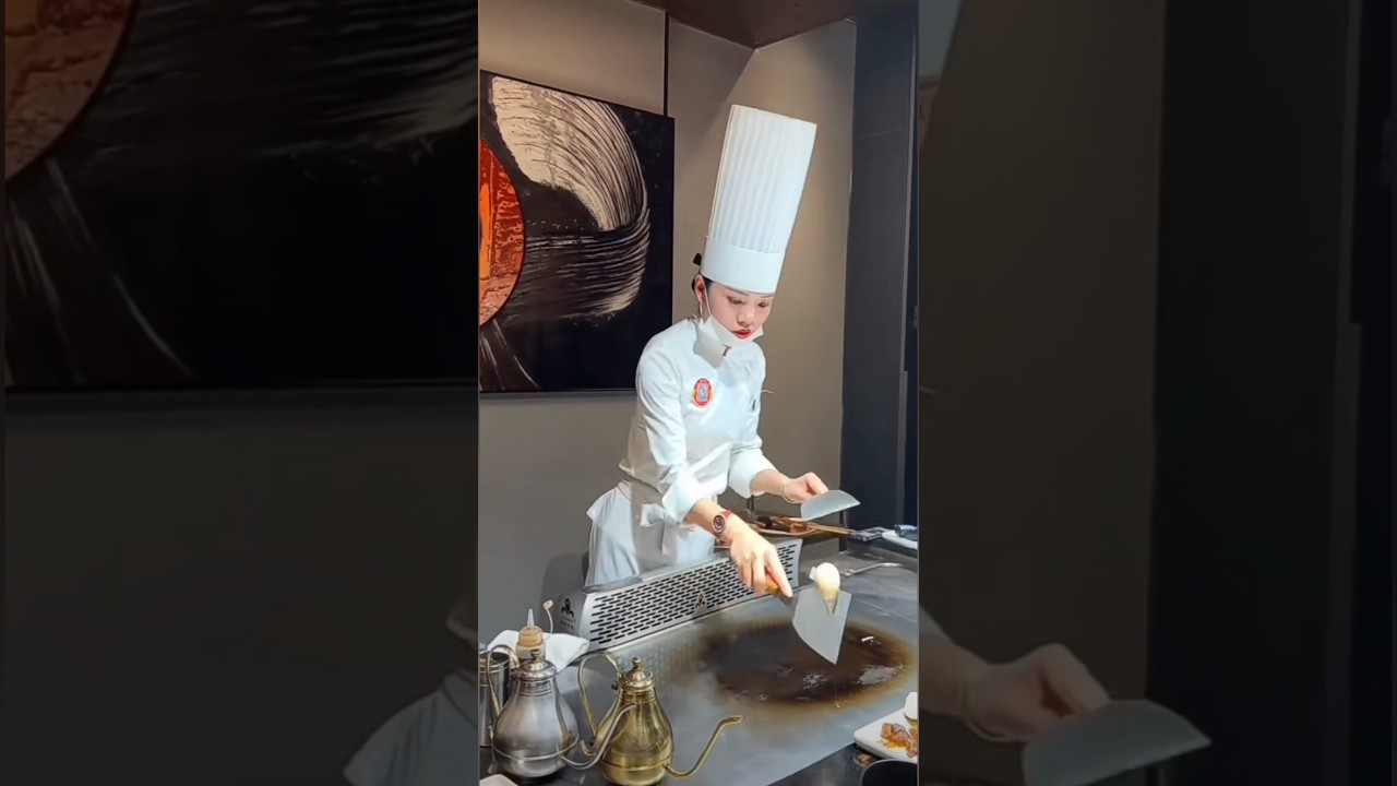 Amazing Knife Skills using an Egg, Chinese Teppanyaki !