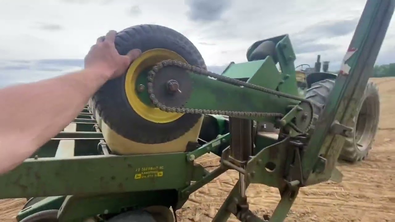 John Deere 3020 powershift pulls custom built 7000 soybean planter