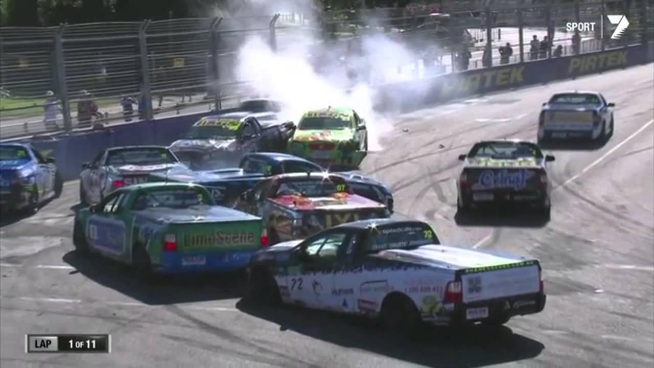 V8 Utes 2014 - First Lap Crash (Race 3, Townsville)