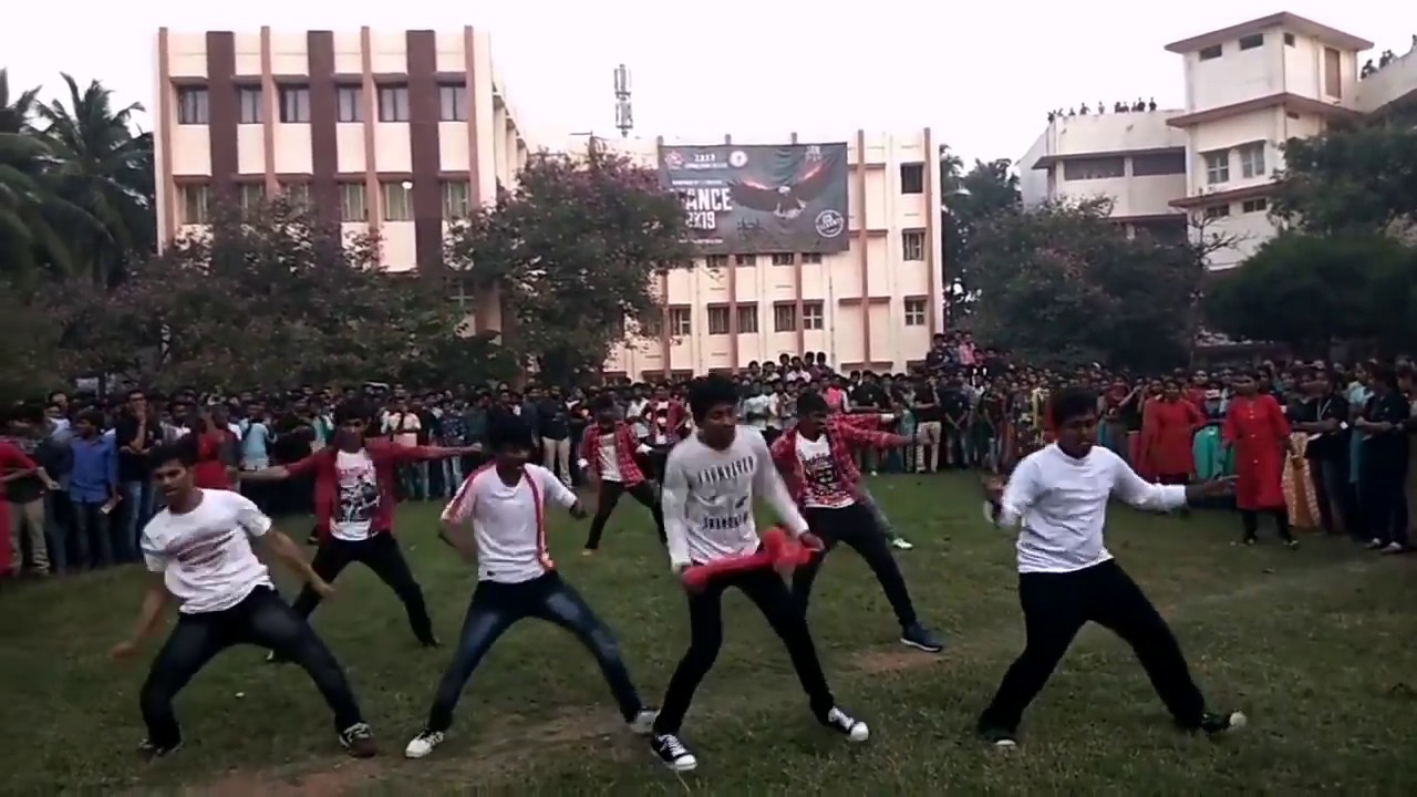 SRKR ECE TRANCE 2K19 FLASHMOB||SRKR Engineering College