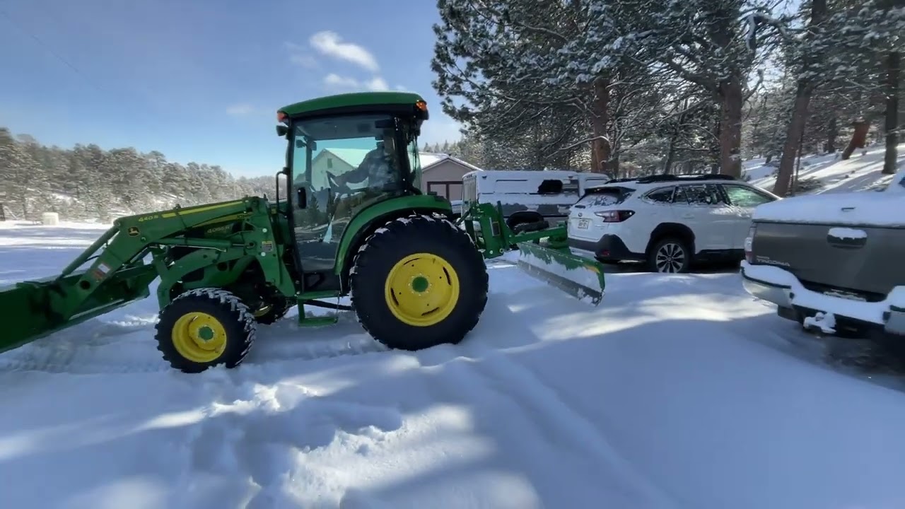 Plowing Snow - John Deere 4066R - Edge Tamers - Rear Blade