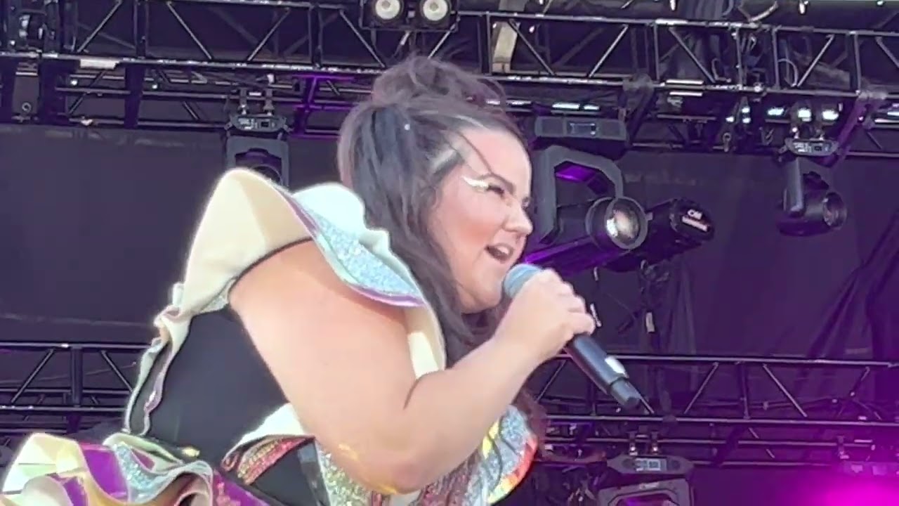 Netta - Playground Politica (Live at NYC Pride, 6-25-22) (4K HDR, Front Row)