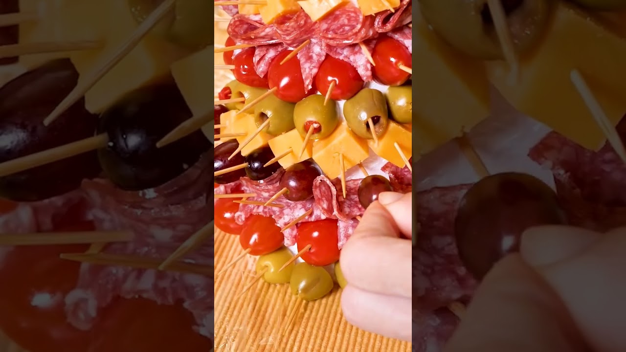 Make your holiday table instantly festive with this quick charcuterie tree!🌲🧀