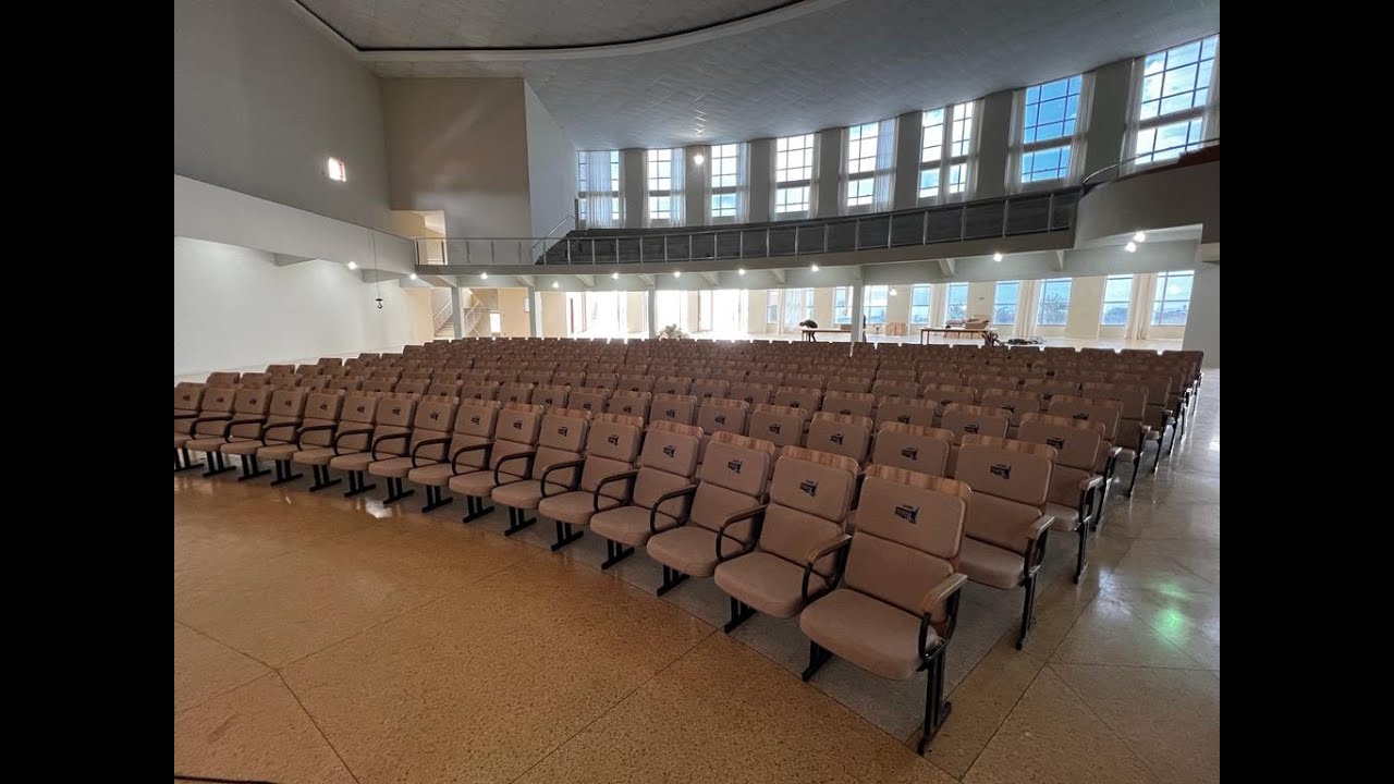 Poltronas chegando na Catedral da Assembleia de Deus em Luzi&acirc;nia Goi&aacute;s CADEL