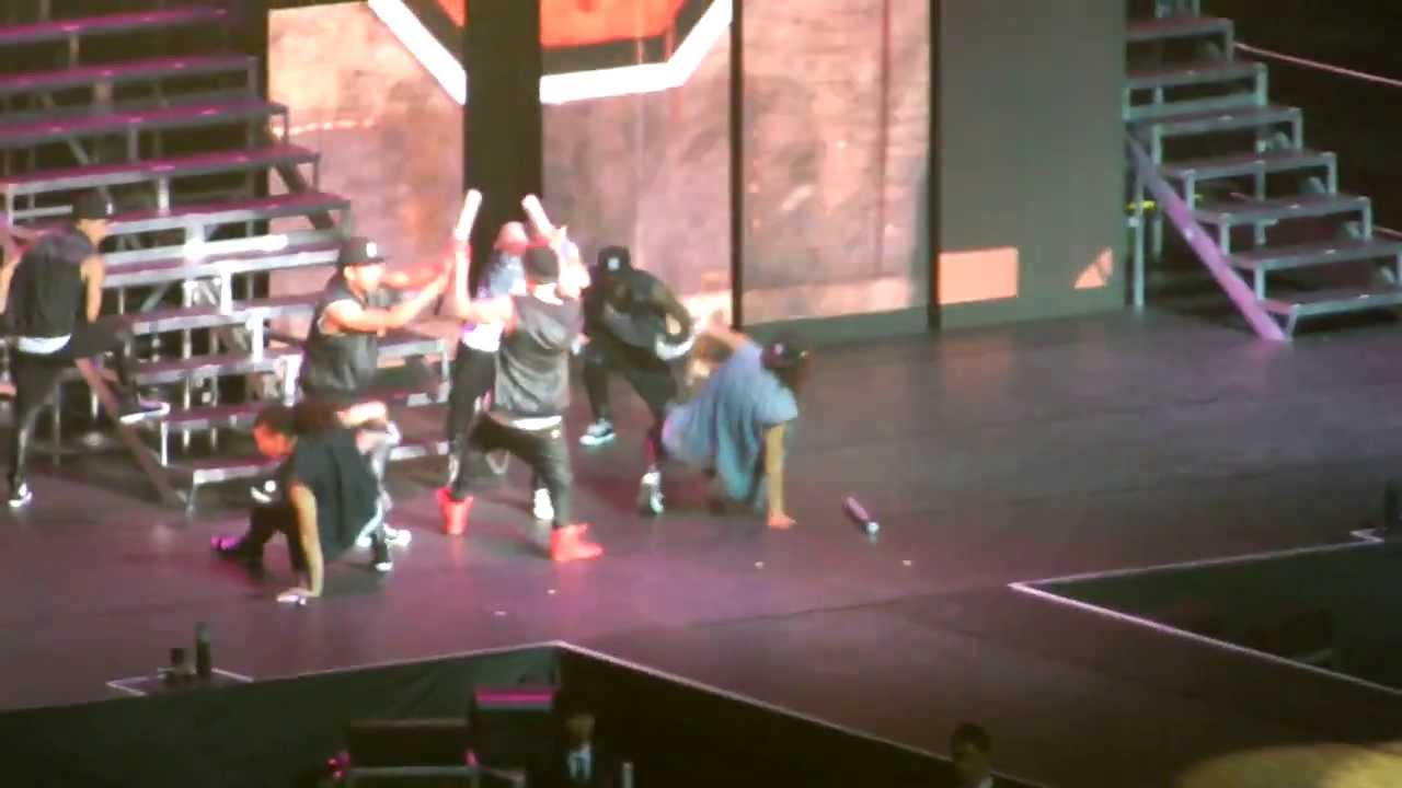 Never Say Never ＋ Beauty And A Beat (Justin Bieber - Believe Tour 2013, Japan)