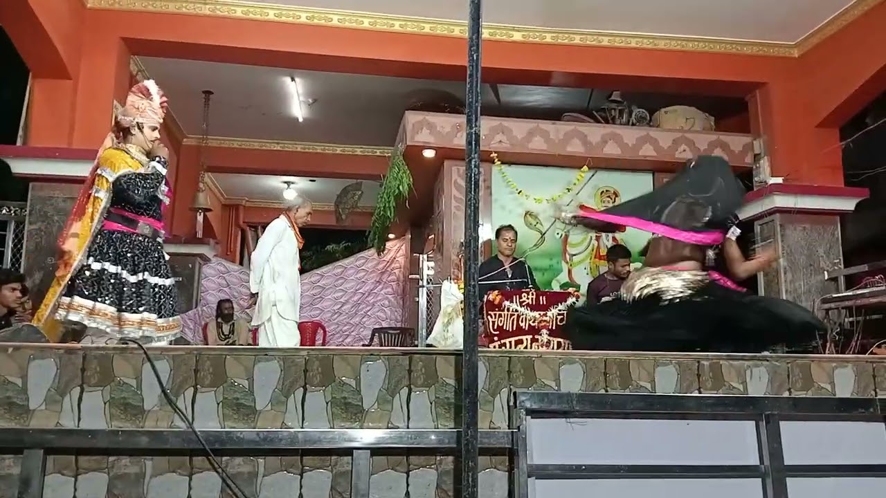लखन तेजाजी मुरखेडा देपालपुर मंदिर पर कथा गाते हुए भाभी का रोल बबली डांसर निमाड़, मो,8225909084,