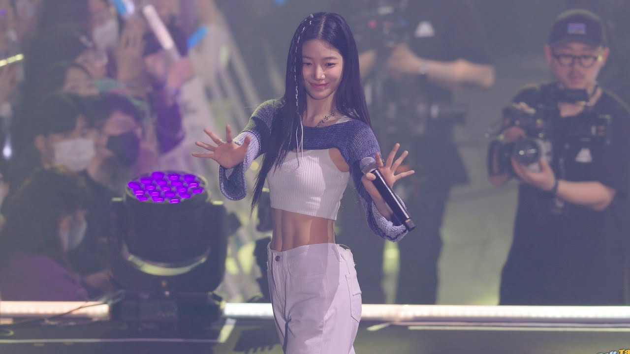 230305 카즈하 KAZUHA 르세라핌 LE SSERAFIM 'Good Parts' 4K 60P 직캠 @우리은행 원 더 스테이지 by DaftTaengk