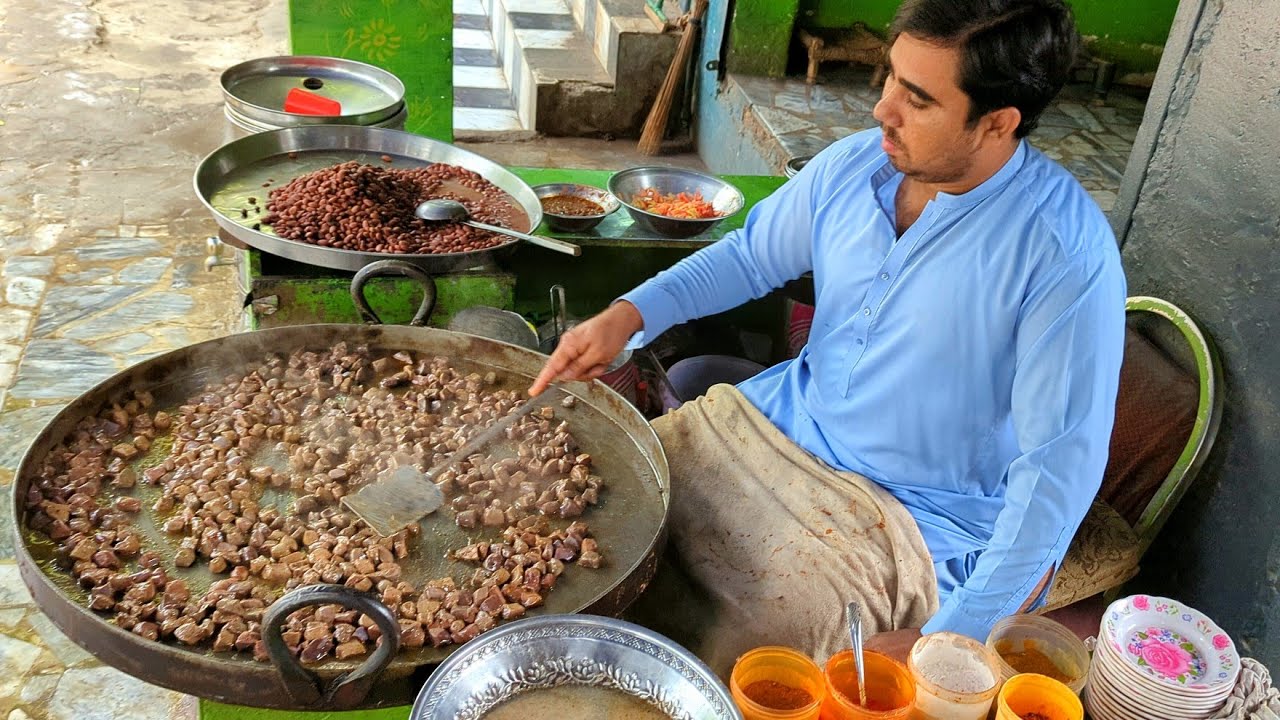 Tawa Fry Kaleji Recipe - Syed Alam Hotel, Saddar Bazar Food Street Peshawar | Liver Fry Recipe