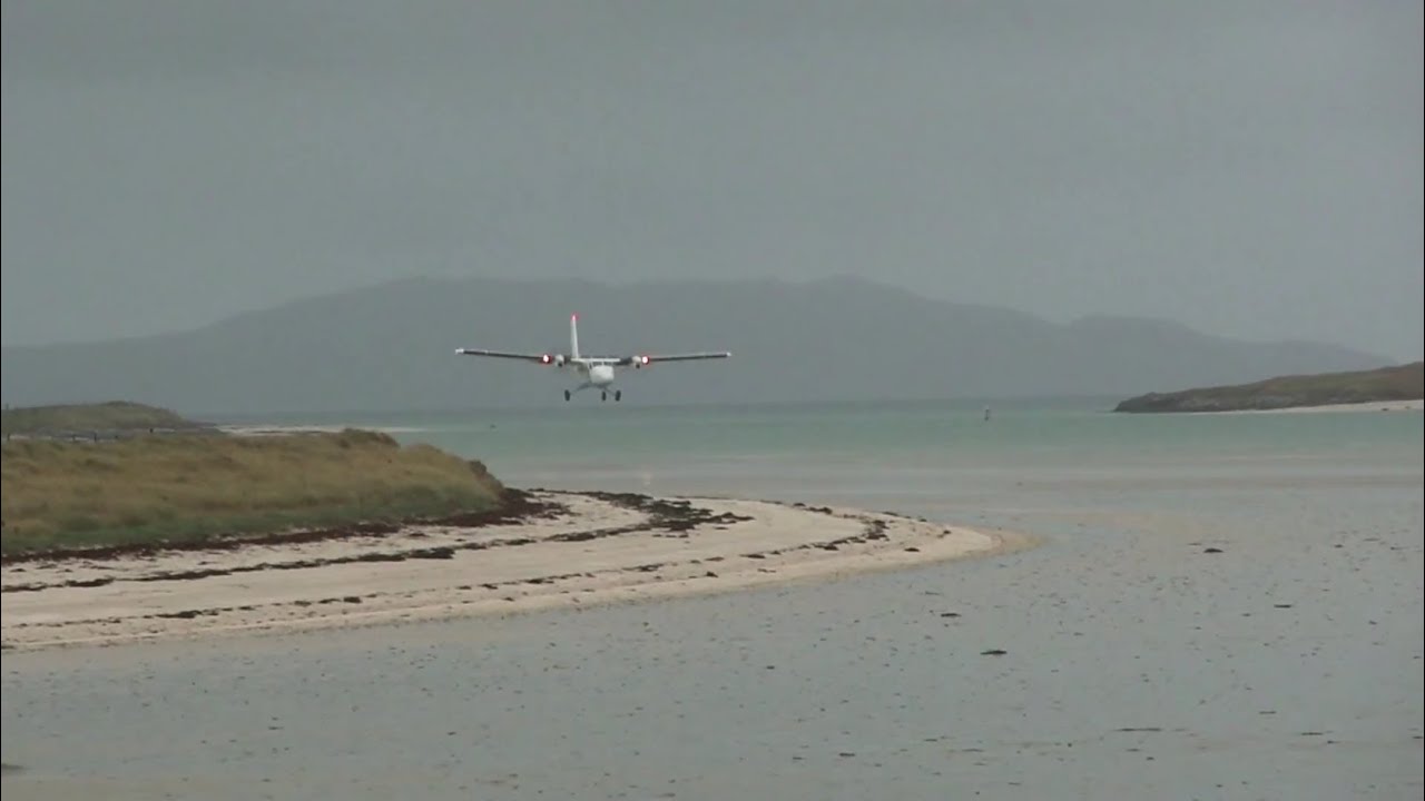 Landing in Barra on the beach - two missed approaches - FlyBe de Havilland Canada DHC-6 Twin Otter