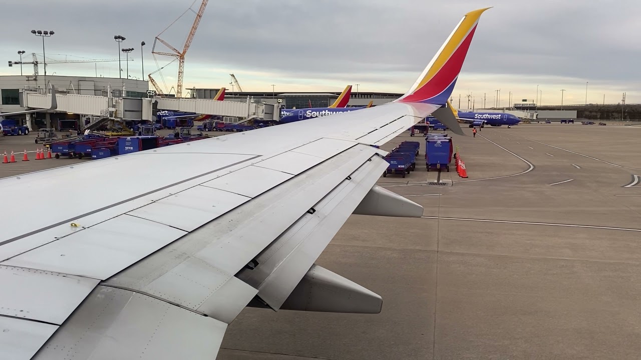Southwest Airlines Takeoff Nashville - Boeing 737-8H4