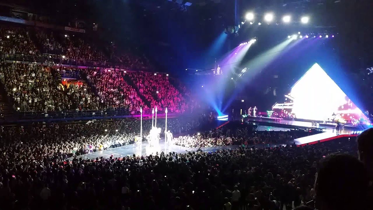 Katy Perry - Birthday (Prismatic World Tour) @ Assago Milano 22/02/15