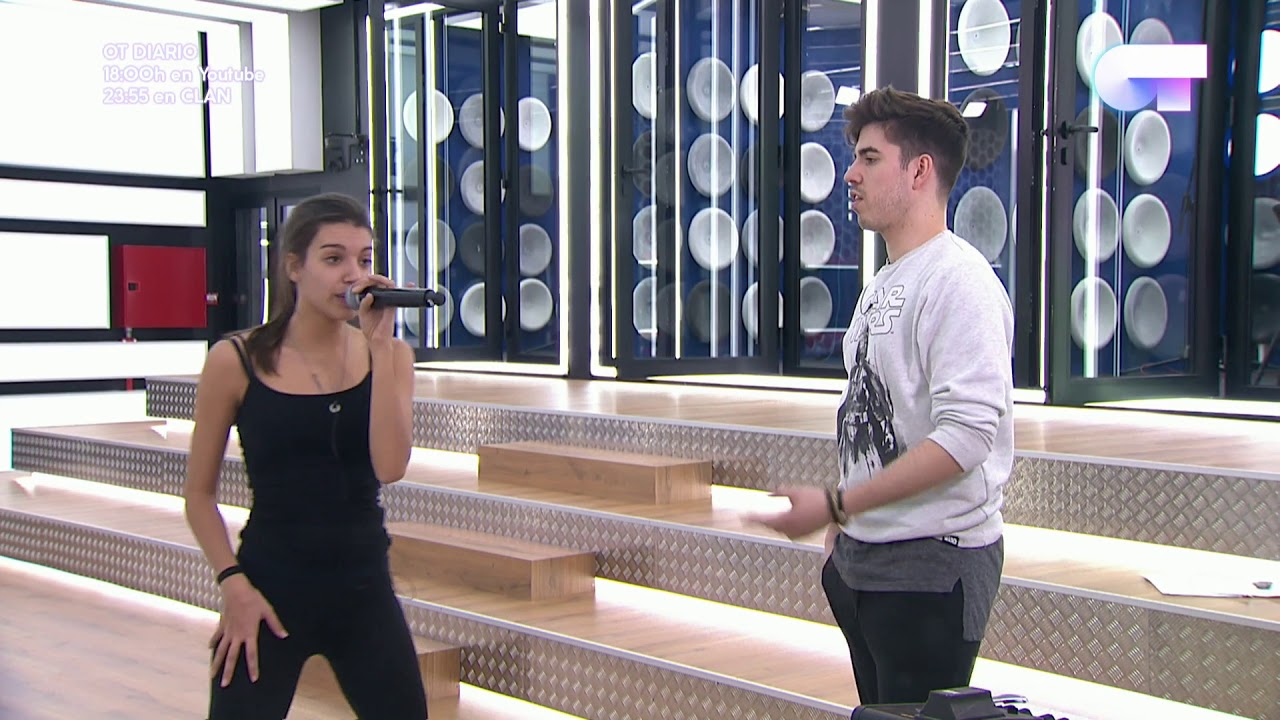 Roi ayuda a Ana War con su canción | OT 2017