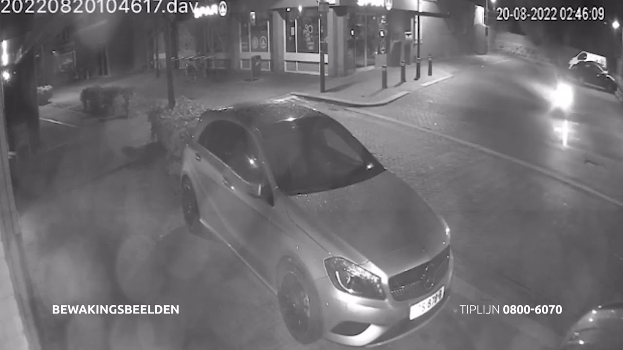 Terroristen gezocht voor de 2 aanslagen in Veldhoven. Bureau Brabant