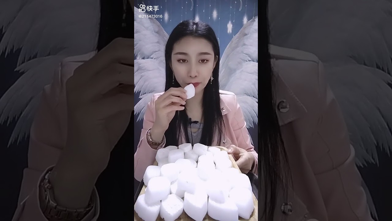 carbonated ice eating